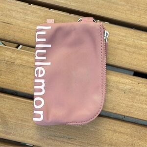 lululemon athletica clippable card pouch